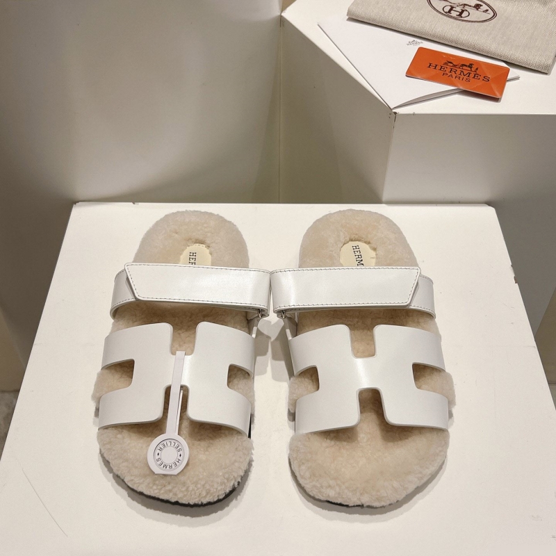 H**mes slippers